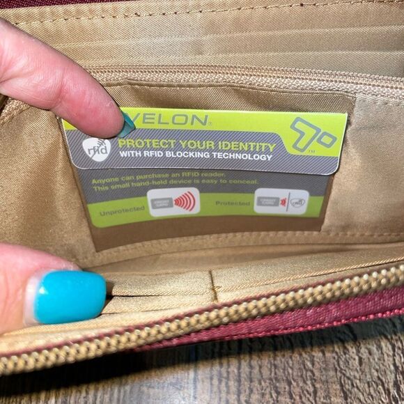 Travelon Maroon Nylon RFID Blocking Zip Around Wristlet Wallet - Picture 7 of 11